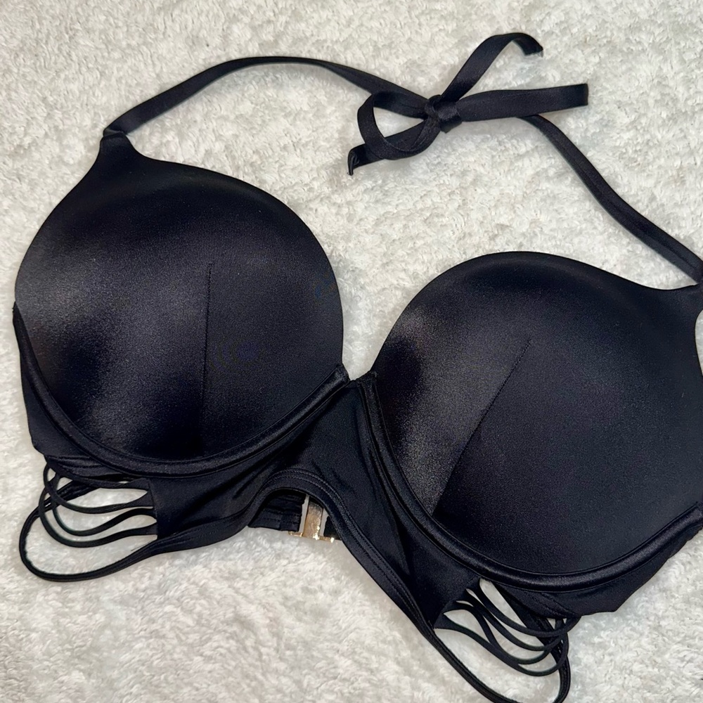Victoria’s Secret size 34D push-up, black swimsuit top. Perfect condition🖤